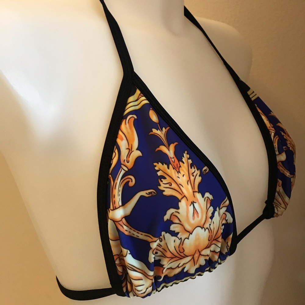 Bikini - Picture 4 of 7